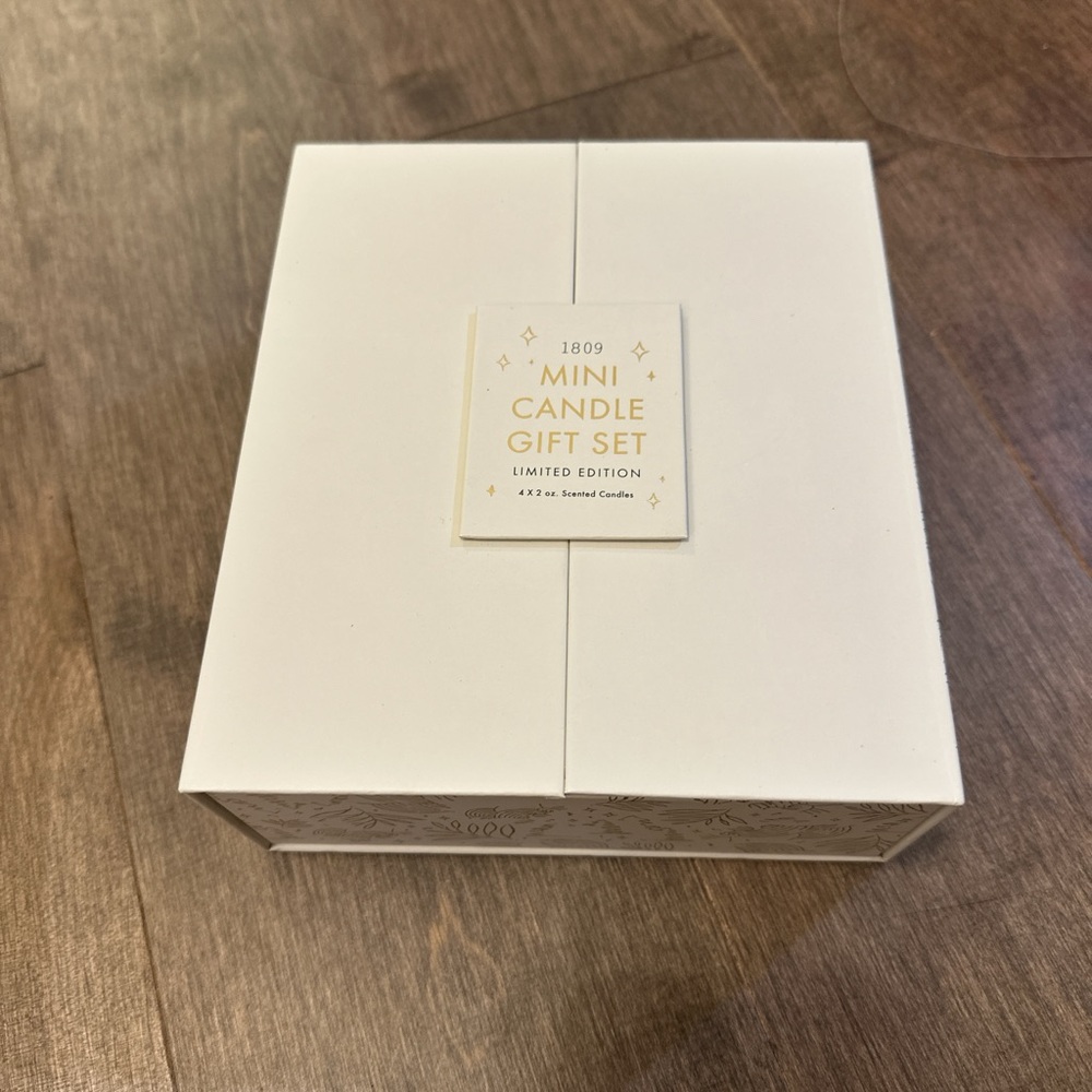 Free People Scented Candle Gift Set - Surf, Zen, Groove, Lodge